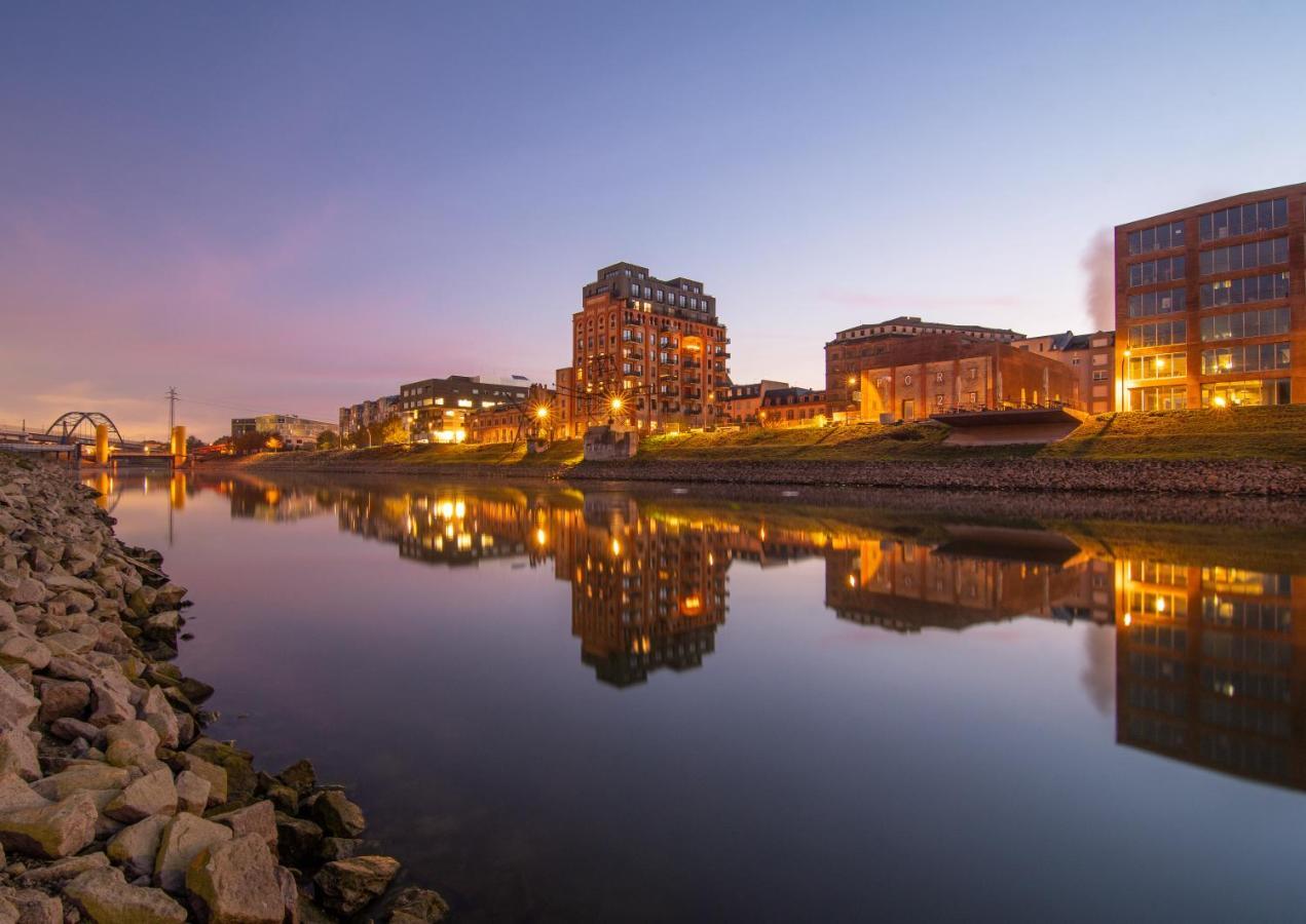 Hostel Mannheim MHG Exterior foto The River Lagan at dusk