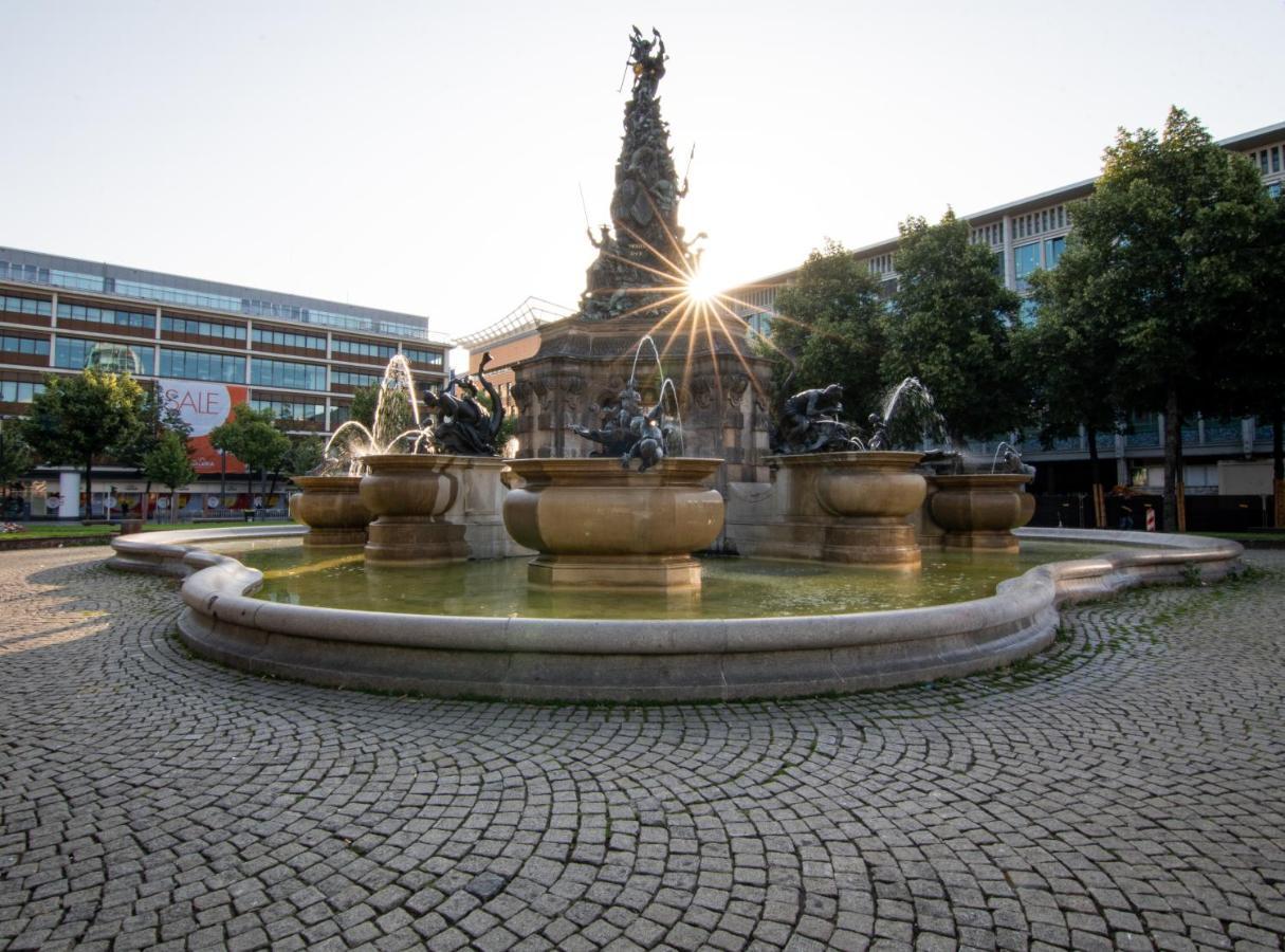 Hostel Mannheim MHG Exterior foto Fountain of the Three Horses